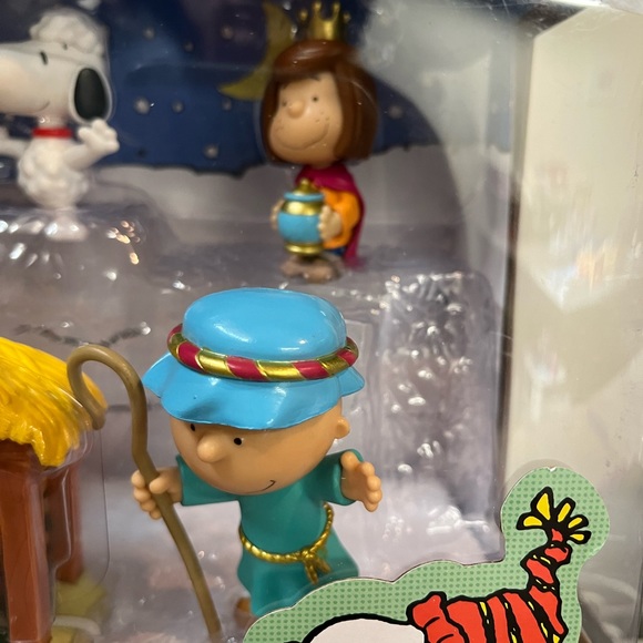 Disney Peanuts Nativity Figures Deluxe Set - Picture 6 of 9